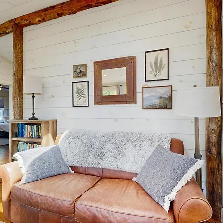 Bay Cabin